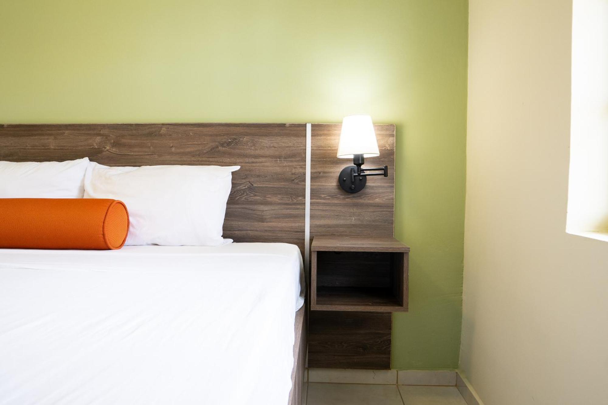 Delynne Boutique Hotel Willemstad Bagian luar foto