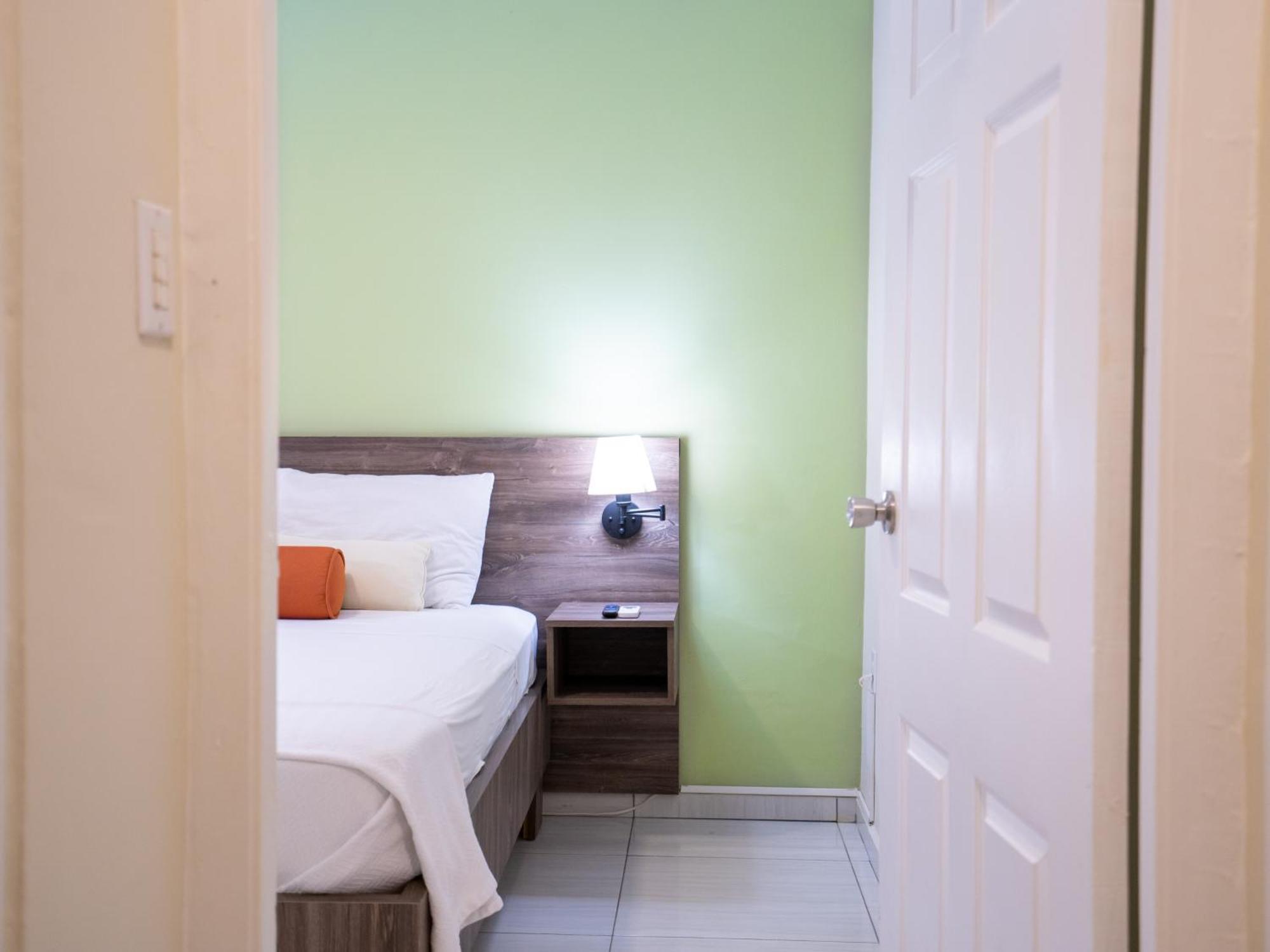 Delynne Boutique Hotel Willemstad Bagian luar foto